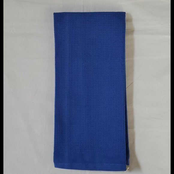 Multiple dish towels blue and white with floral design and red with stripes - Picture 6 of 10